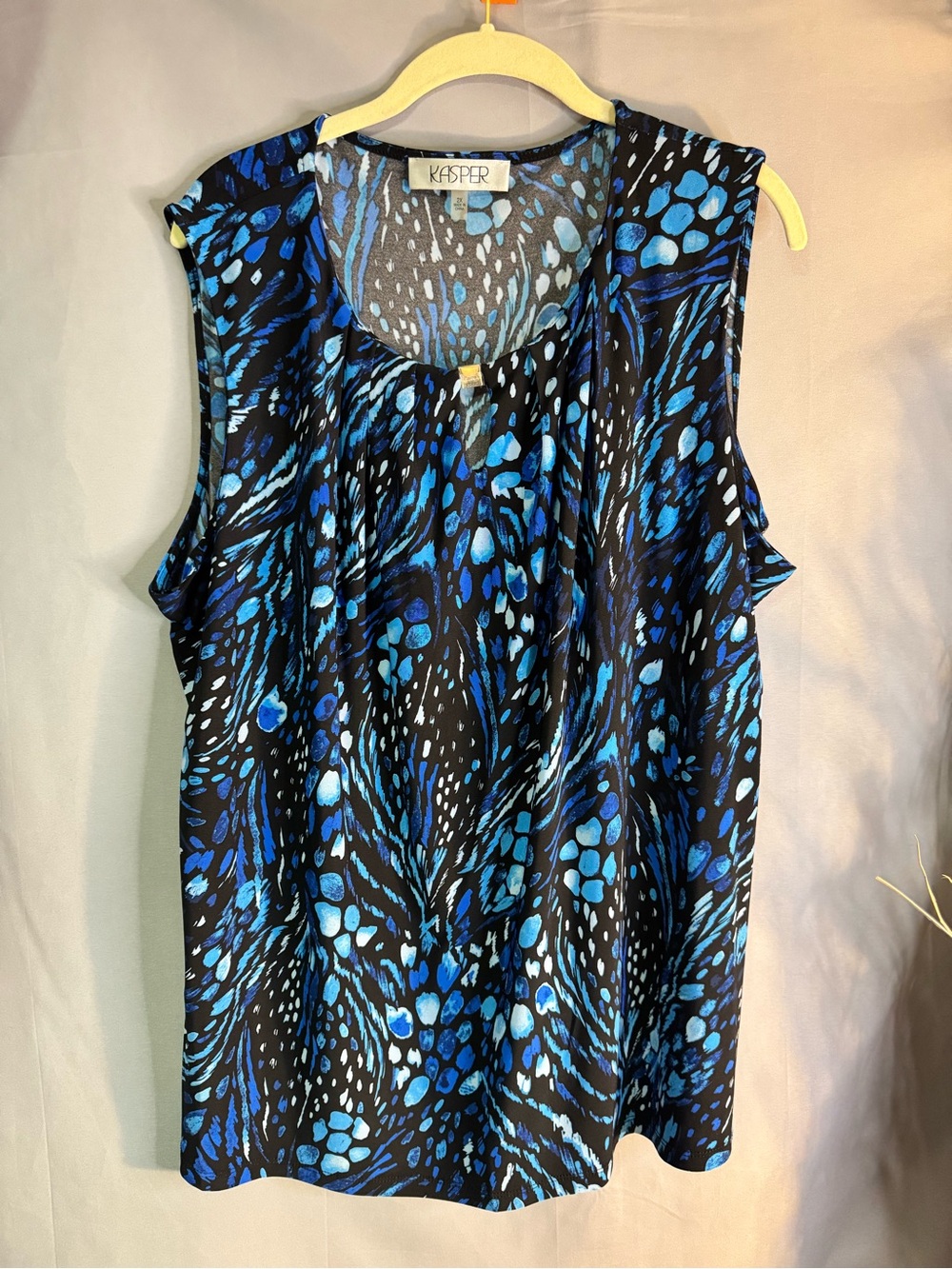 Kasper Blue and Black Abstract Printed Sleeveless Camisole
